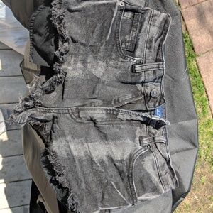 Daisy duke black jean shorts